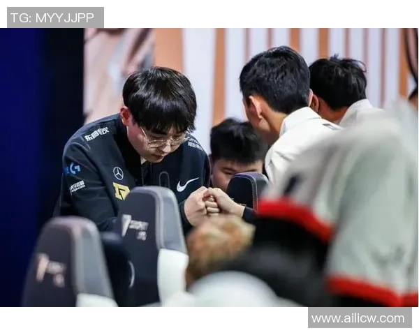 RNG战队配合引发热议球迷对战术执行和默契度展开激烈讨论